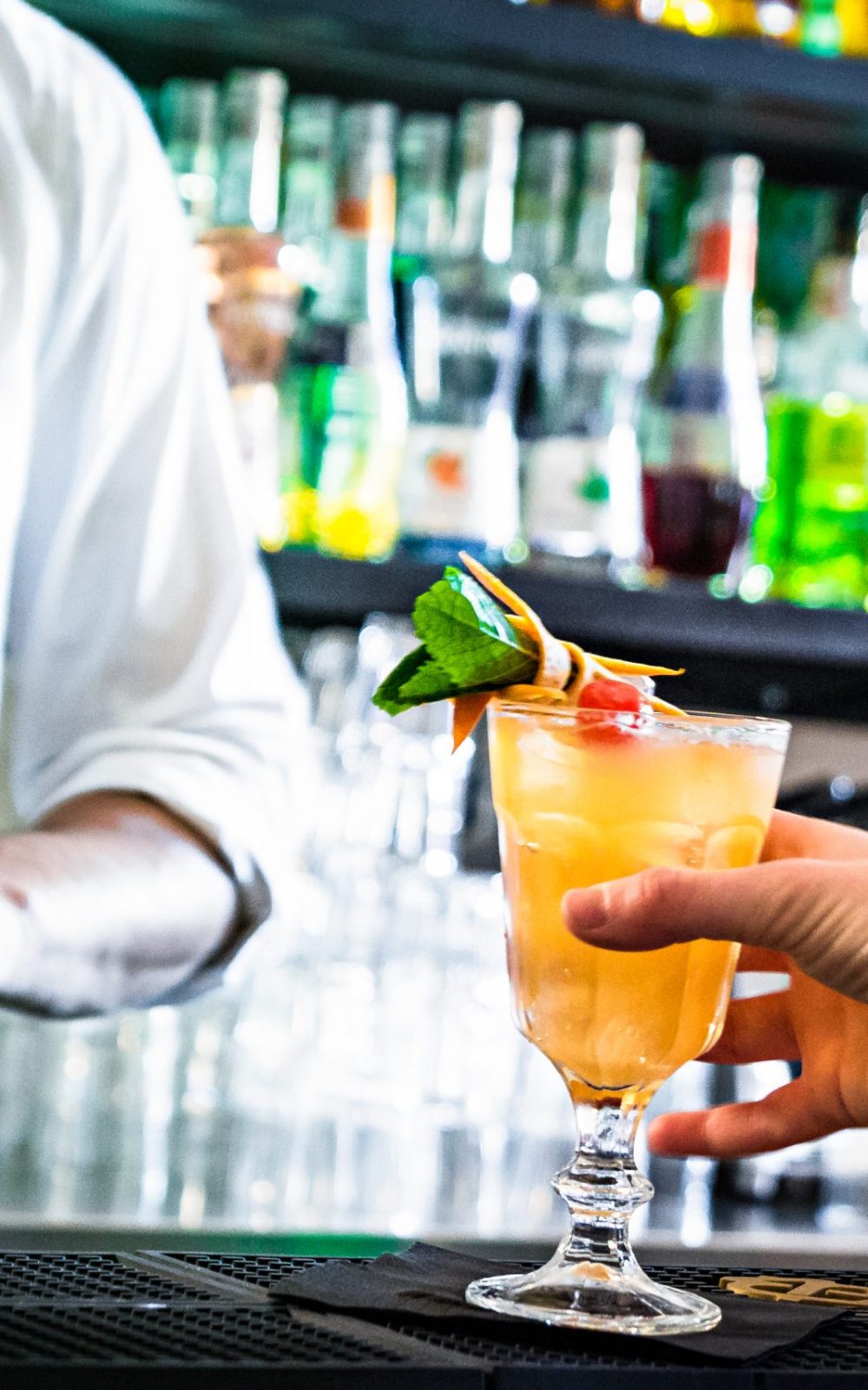 cocktail bar 10
